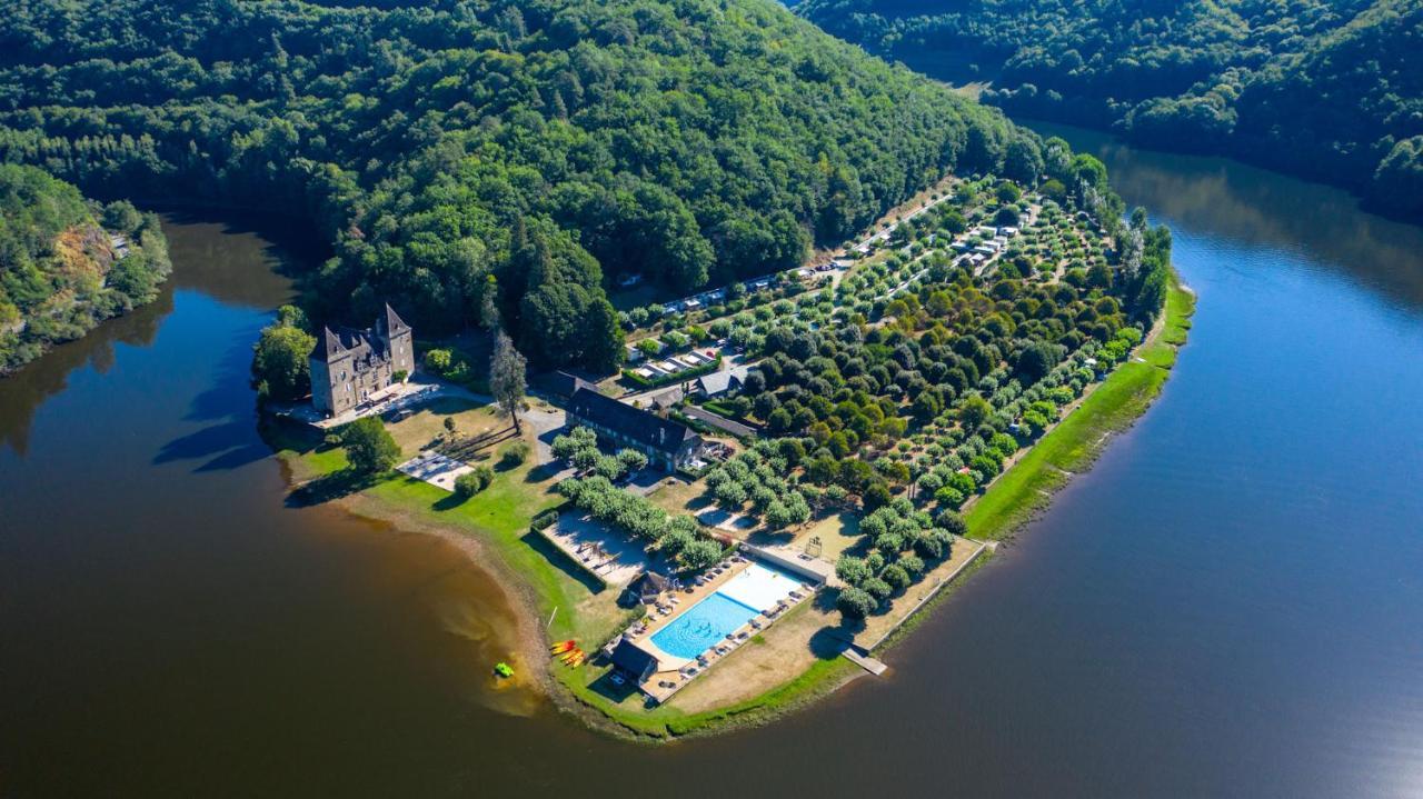 Camping Le Chateau Du Gibanel Saint-Martial-Entraygues Esterno foto