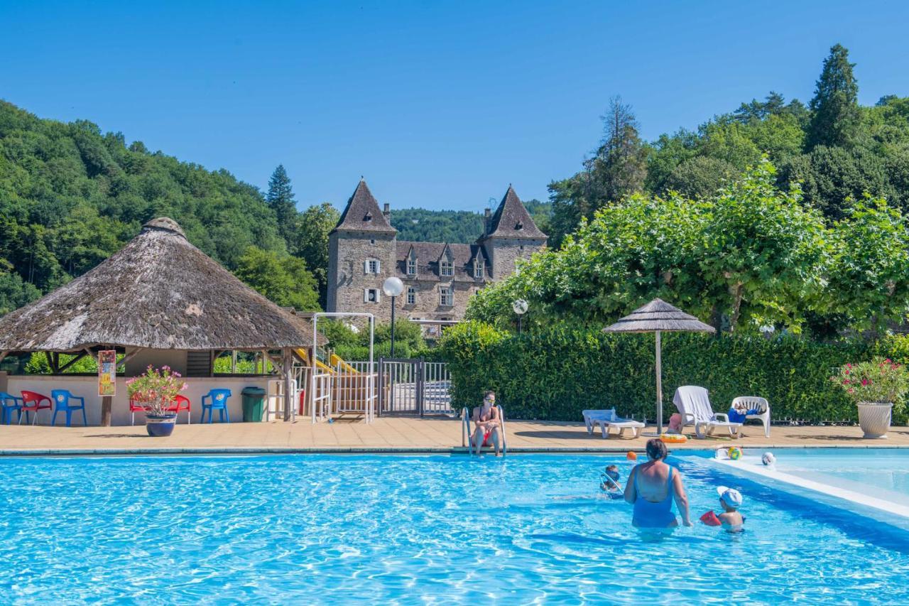 Camping Le Chateau Du Gibanel Saint-Martial-Entraygues Esterno foto