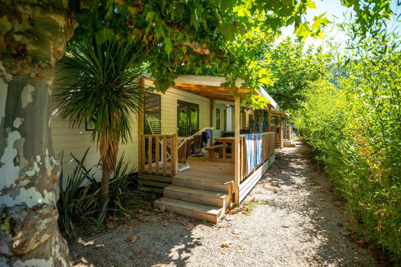 Camping Le Chateau Du Gibanel Saint-Martial-Entraygues Esterno foto