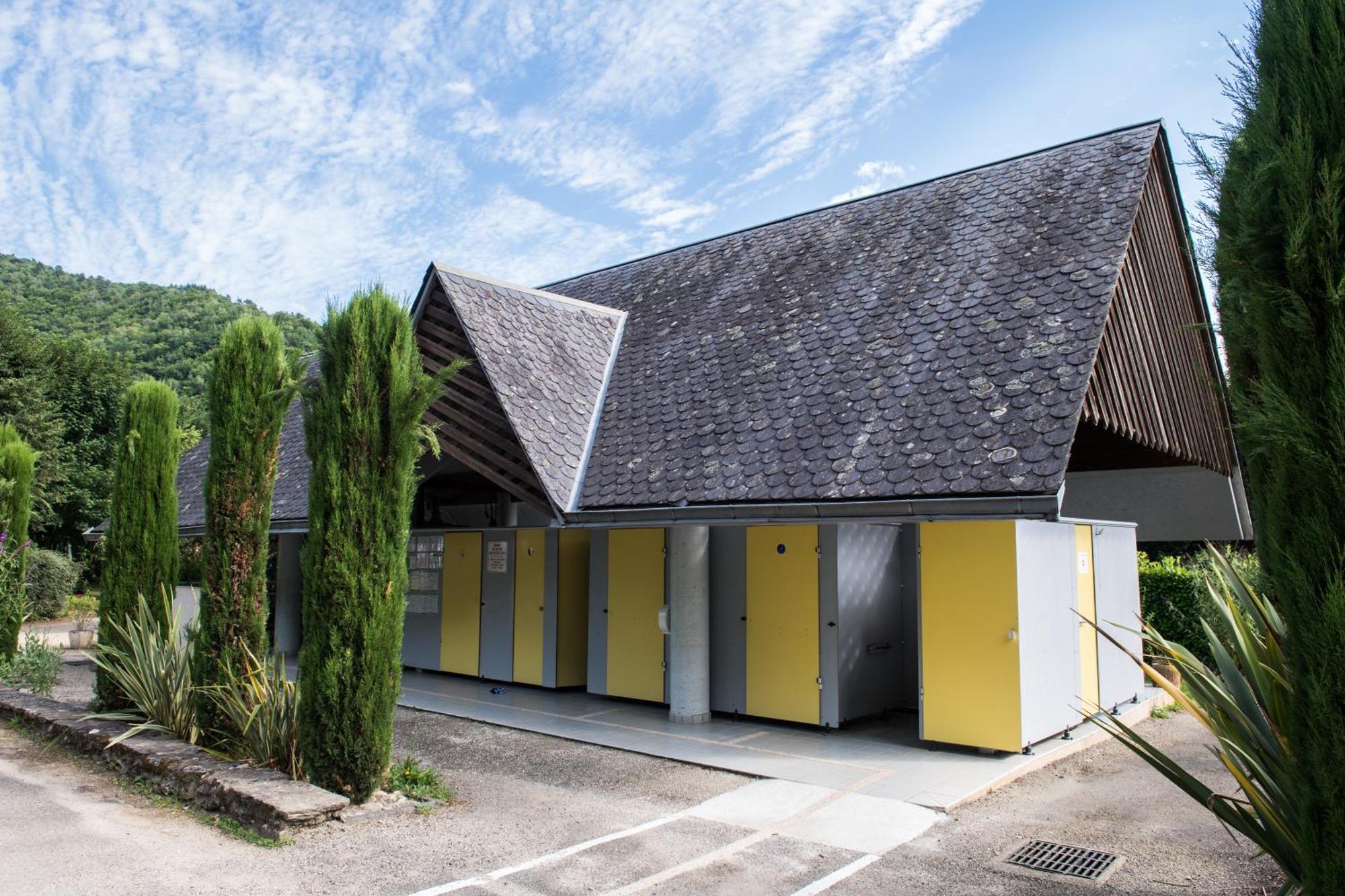 Camping Le Chateau Du Gibanel Saint-Martial-Entraygues Esterno foto