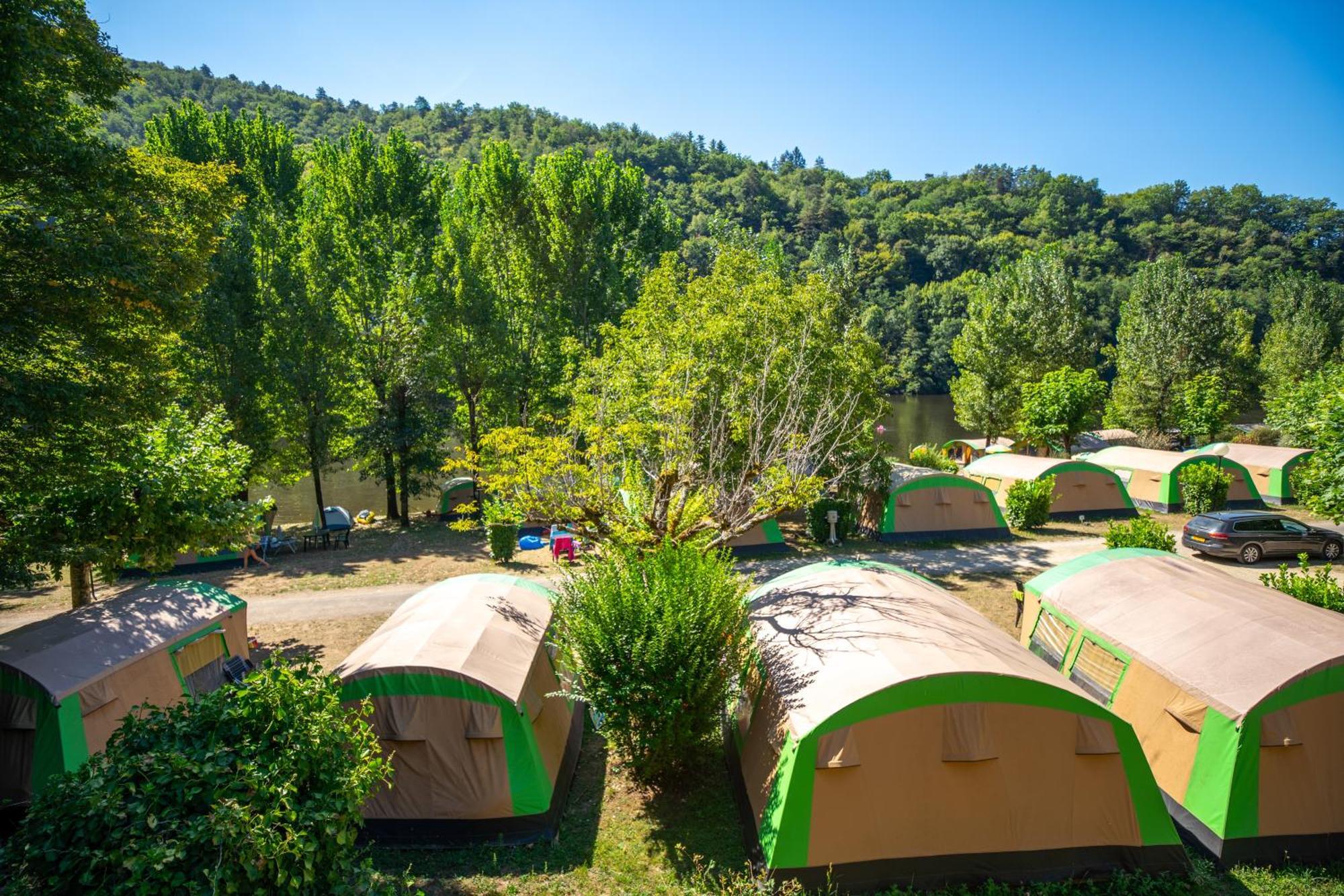 Camping Le Chateau Du Gibanel Saint-Martial-Entraygues Esterno foto