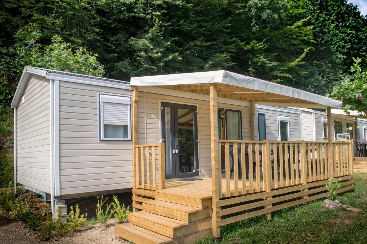 Camping Le Chateau Du Gibanel Saint-Martial-Entraygues Esterno foto